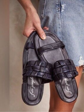 NWOB Free People Winding River Black Woven Slide Sandals size 37